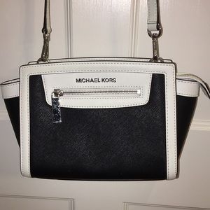 michael kors cross body bag✨